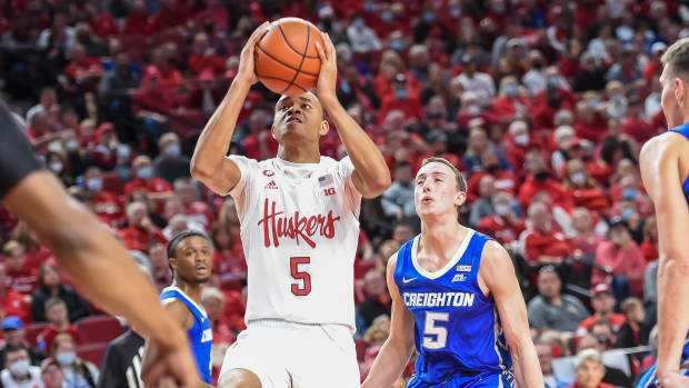 Bryce McGowens goes up for dunk vs Creighton 11- 16-2021 USATSI_17175888